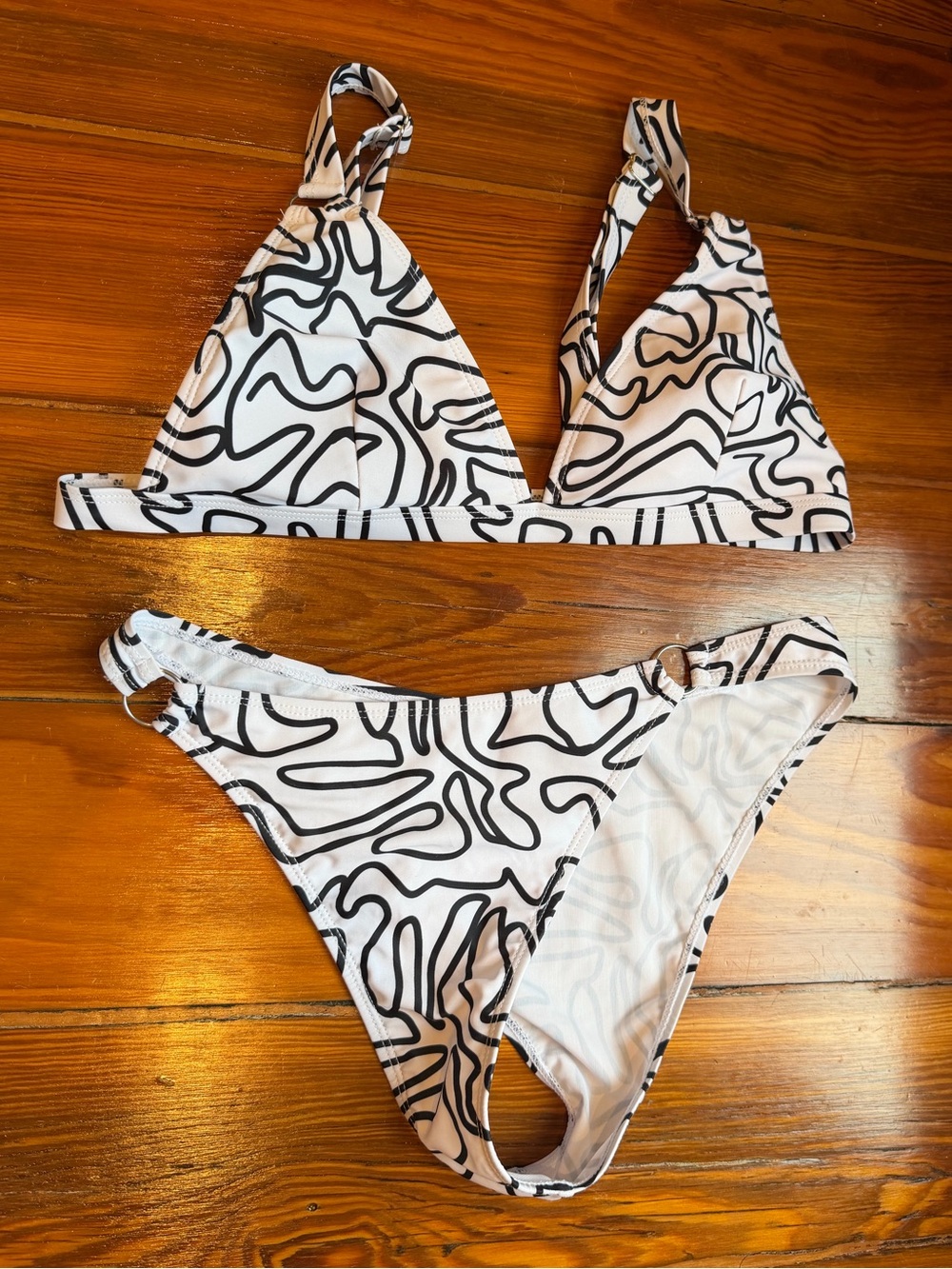 SHEIN Women's White & Black Abstract Print Bikini Set